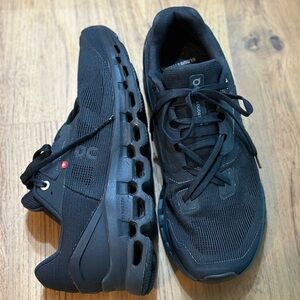 On Running Cloudstratus Sneakers